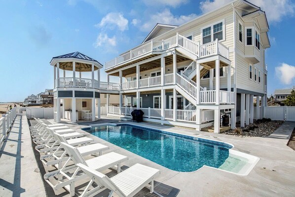 Back Exterior of American Dream