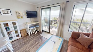 Sav_Beach__Raq_308_B-02142025_163930