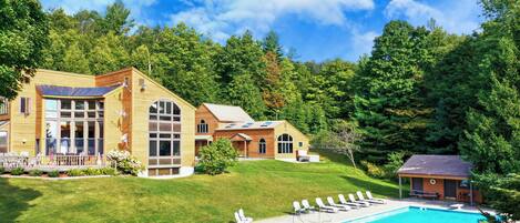 A private and secluded estate in Newfane, Vermont! 10 bedrooms.