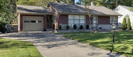 Cute ranch home in the lovely Hills & Dales neighborhood near campus