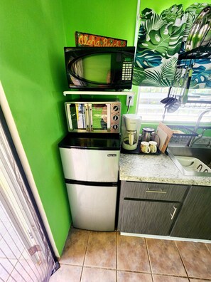 Newly redone galley style kitchen 