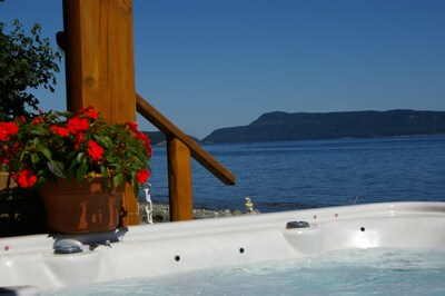 3rd Nite FREE Beachfront slps 14 oyster/clam hot tub watercraft incl Cntrl local