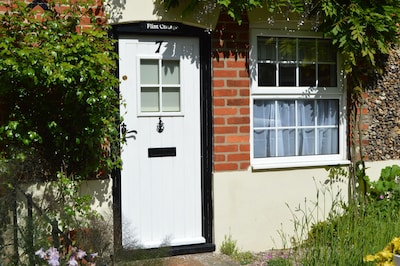 Comfortable, Cosy Cottage for Two in Beautiful Suffolk 
