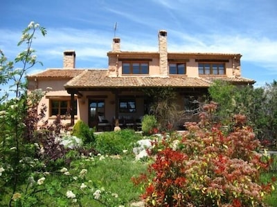 Dalt La Figuera cottage for 10 + 2 people (full rental)