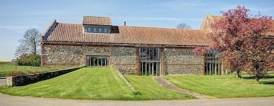 Barn Conversion With Luxury Comfort And Beautiful Peaceful Location