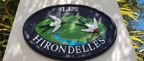 Les Hirondelles