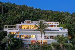 Villa Splash Exterior