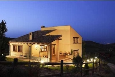 Casa rural (alquiler íntegro) Mirador de Moncalvillo para 8 personas