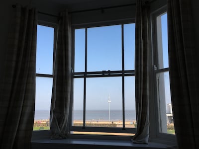 Moray Seaview is a Suffolk coast beach apartment with uninterrupted seaviews