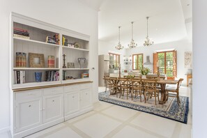 Open plan dinning room