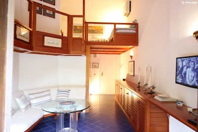 Yacht House - Apartamento terminado en Porto Ercole con terraza y 3 dormitorios.