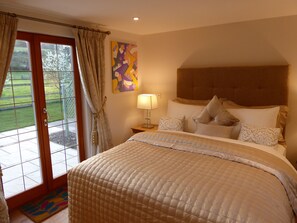 Wisteria room