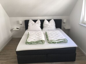 Das 180x 200 Boxsprinbett in Schlafzimmer 1