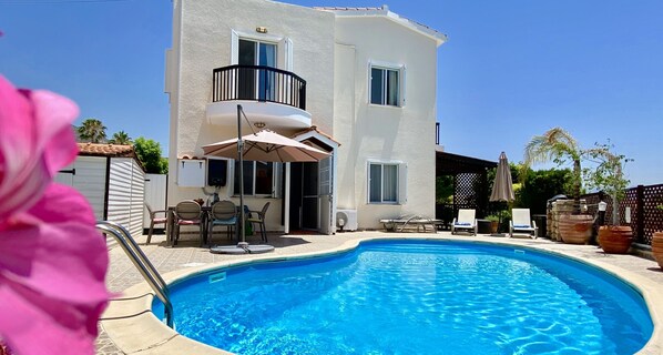 Beautiful villa with private pool the enjoy and relax