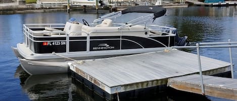 2020 model year Bennington Pontoon