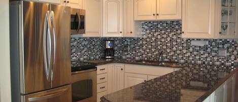 Designer Kitchen - Granite and Stainless