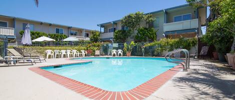 Relax Poolside at Seashell! 