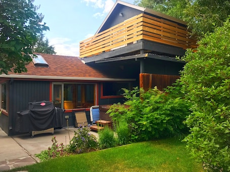 Deck /BBQ