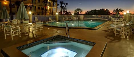 Jacuzzi and heated pool, steps to private beach access