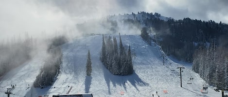 Skidåkning och snöaktiviteter