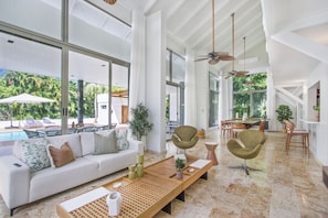Villa Vivero 13: living area