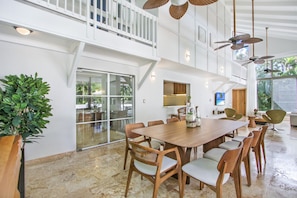 Villa Vivero 13: dining area