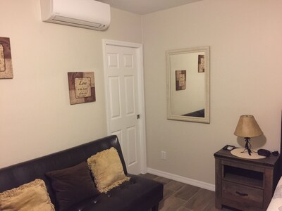 Private Studio 1 Bed & 1 Bath Quiet, Relaxing & Close To Everything