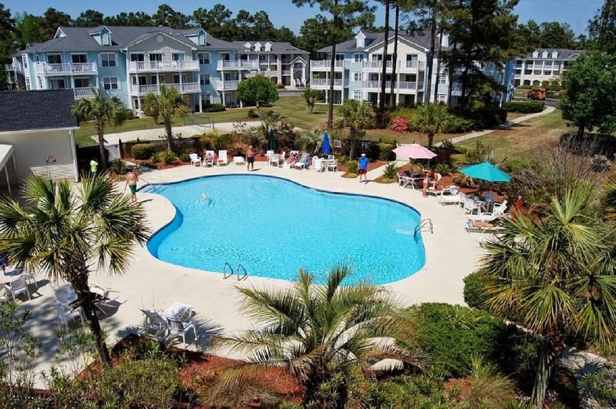 Ground floor condo overlooking first hole of Dogwood course, fully furnished