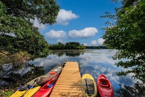 2 paddle boards, 2 kayaks, and 1 canoe available for you to explore Lake Schmidt. Highly recommend going for a sunset ride. Adult and kids life jackets provided.
