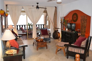 Casa Soltar Living Room