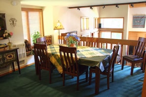 Dining Room -Seating for 8