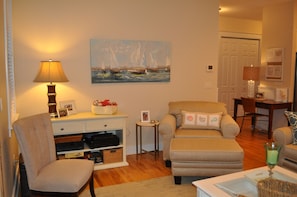 Living area and desk - please leave work at home! WIFI available