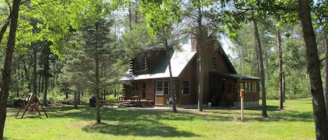 The Riverdog Den sits on 780 ft.of river frontage. 