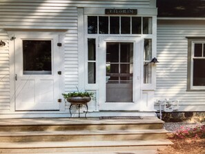 Roadside entrance to Pilgrim House