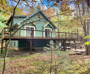 New exterior paint and brand new front deck! 
