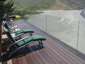 Large deck overlooking the ocean.