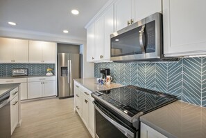 Modern, Streamlined, Beautiful Kitchen