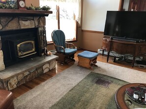 Wood fireplace 