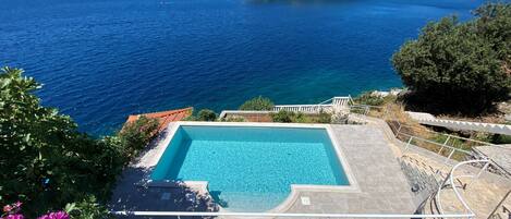 Pool with views of Zaton bay and the sea