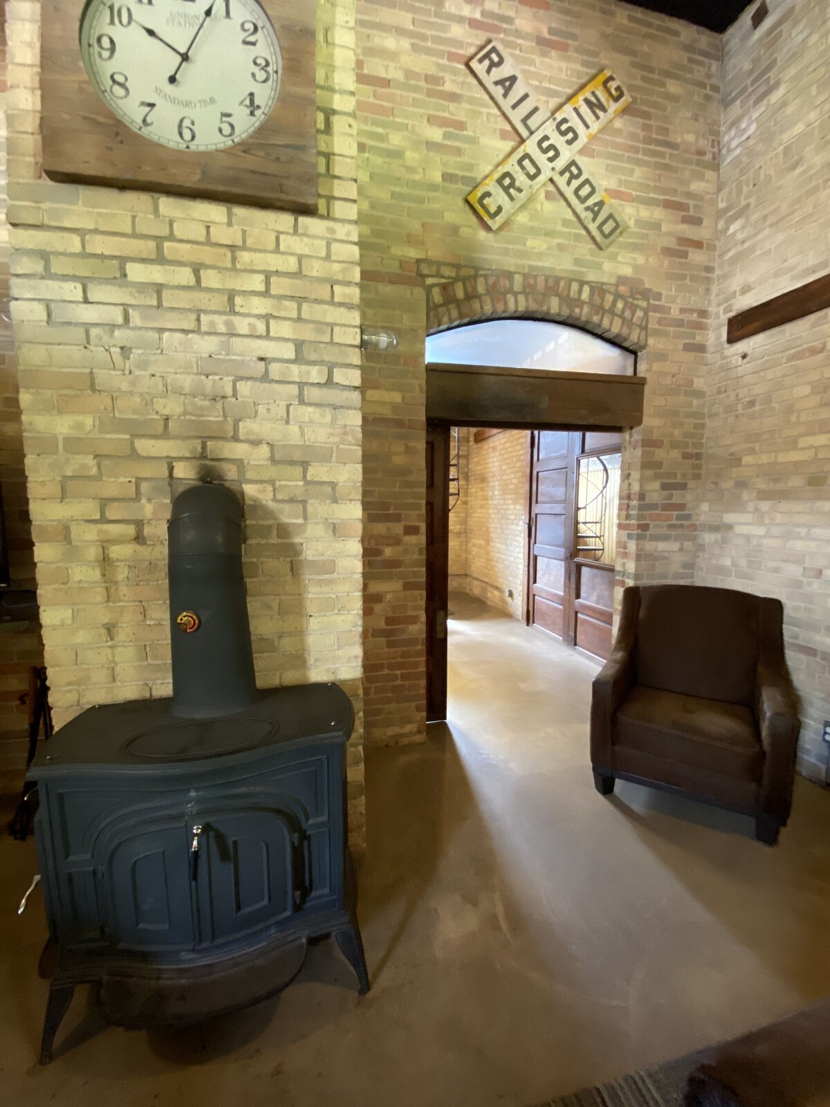 Main Image