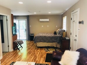 Queen size comfy bed!