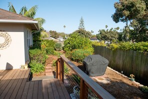 Yes, there is a Barbeque! Enjoy the fresh fruit too.