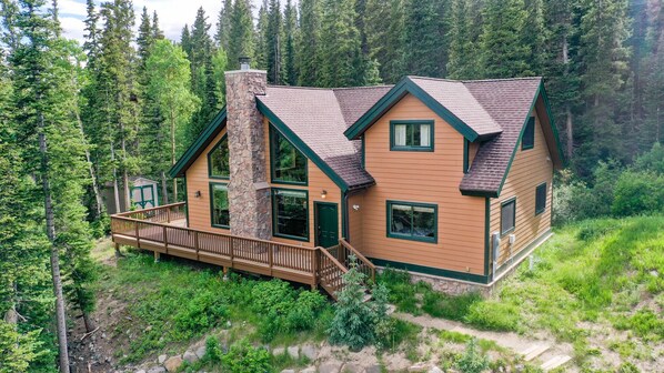 Welcome to Willow Creek! A great escape into the mountains!