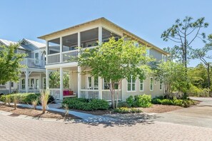 Welcome to Sunkissed at NatureWalk!