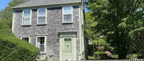 A Nantucket classic-built in 1804 and only 4 owners since then!