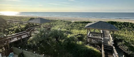 ocean front + pool views