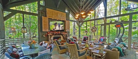 Screen Enclosed Pavilion W/80" Flat Panel TV &amp; Wood Burning Fireplace