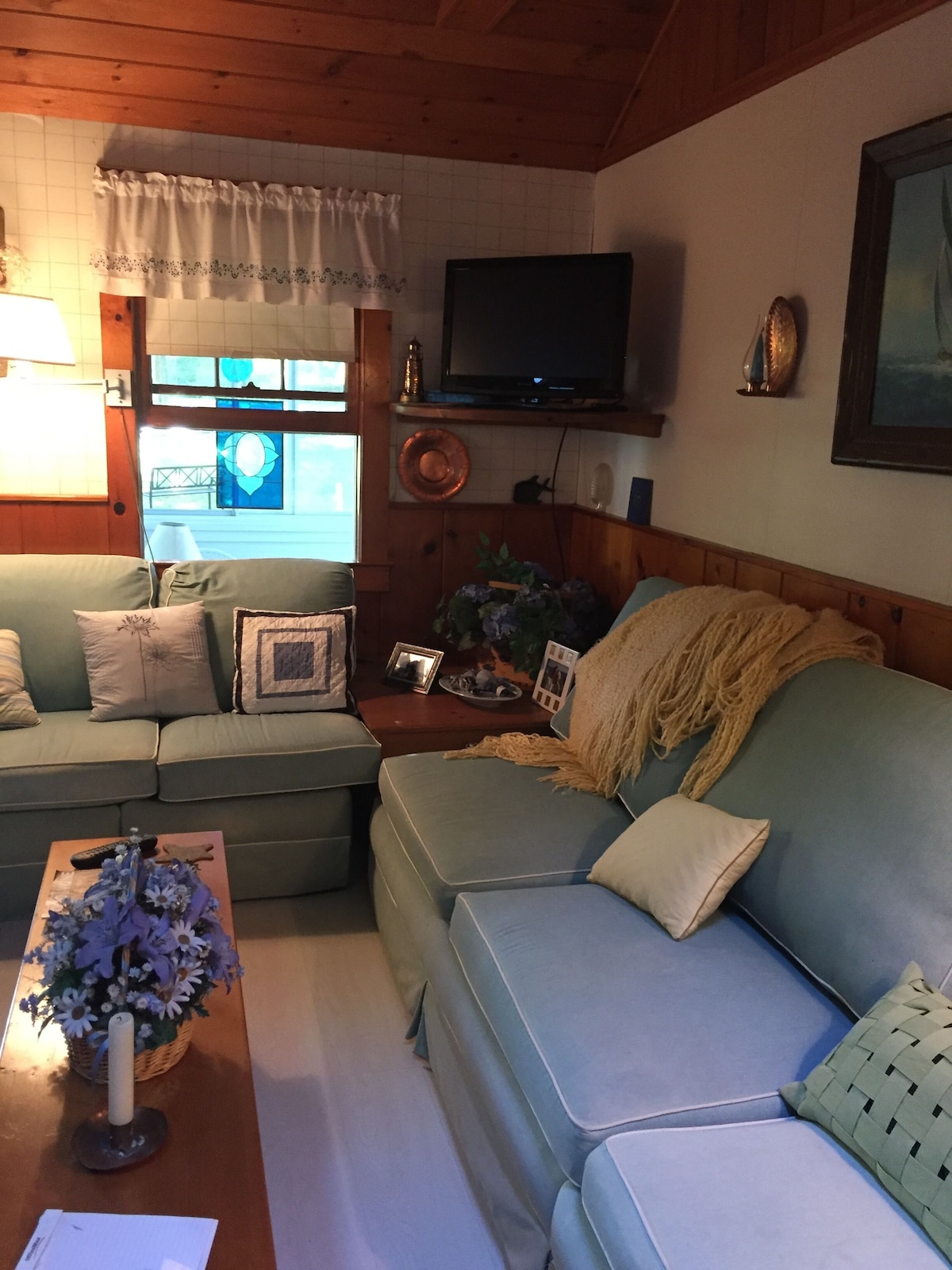 Cozy Summer Cottage in quiet Condo Community