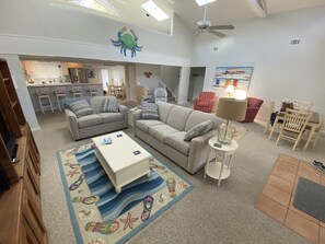 Spacious great room with Queen sleeper 