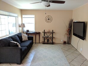 Sleeper sofa, flat screen TV